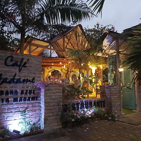 Cafe Madame Hotel Puerto Lopez Bagian luar foto