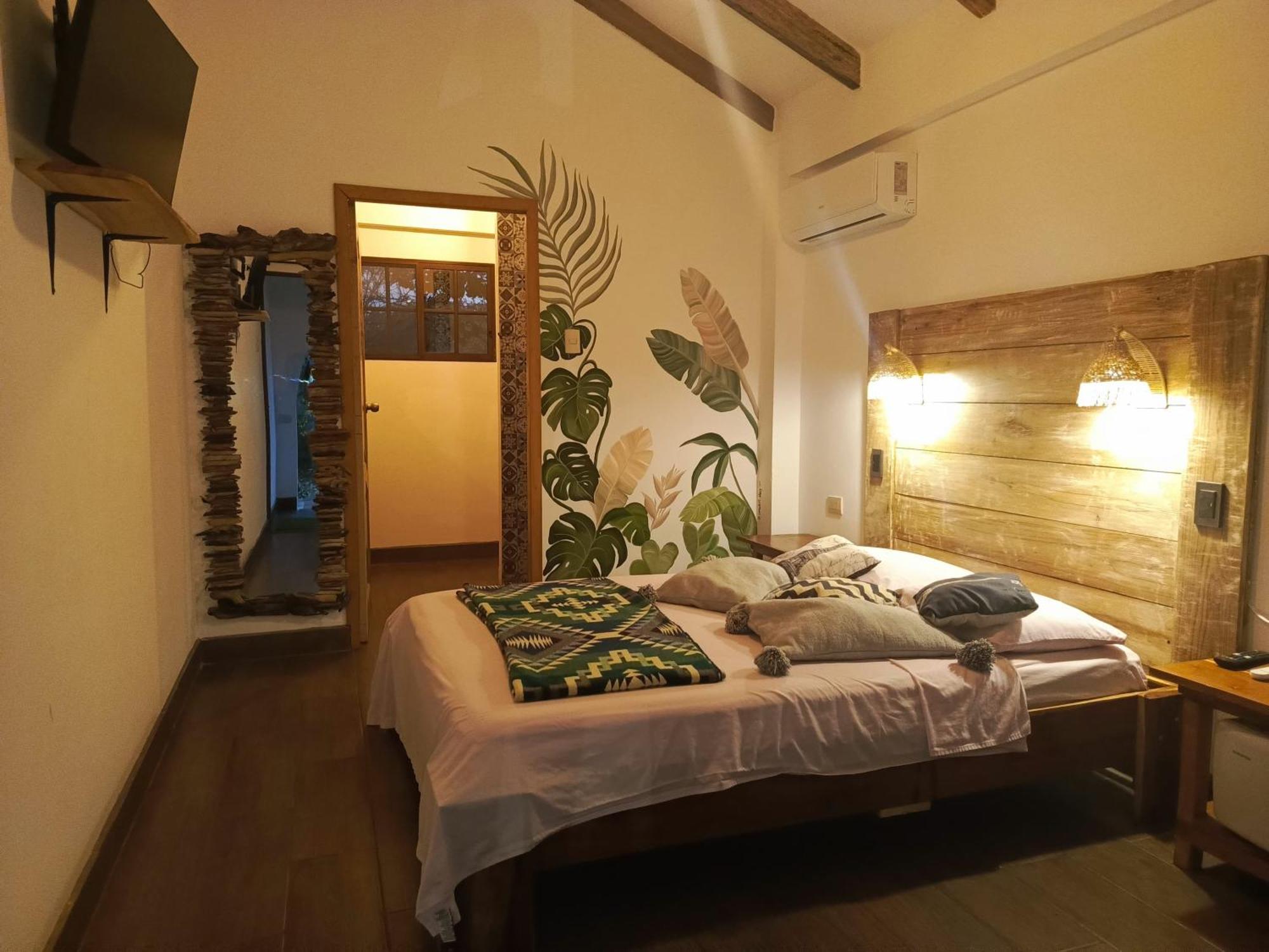 Cafe Madame Hotel Puerto Lopez Bagian luar foto