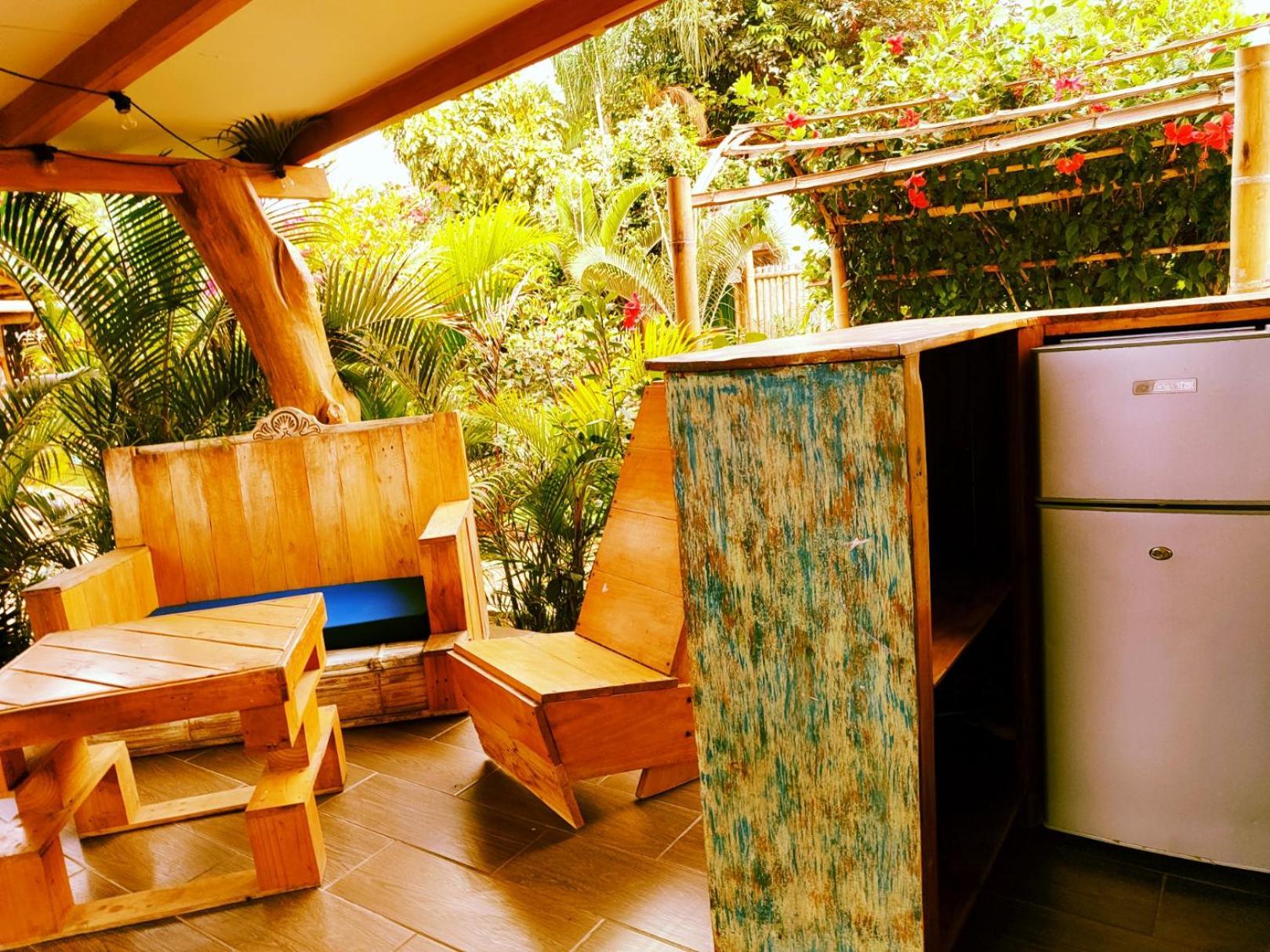 Cafe Madame Hotel Puerto Lopez Bagian luar foto