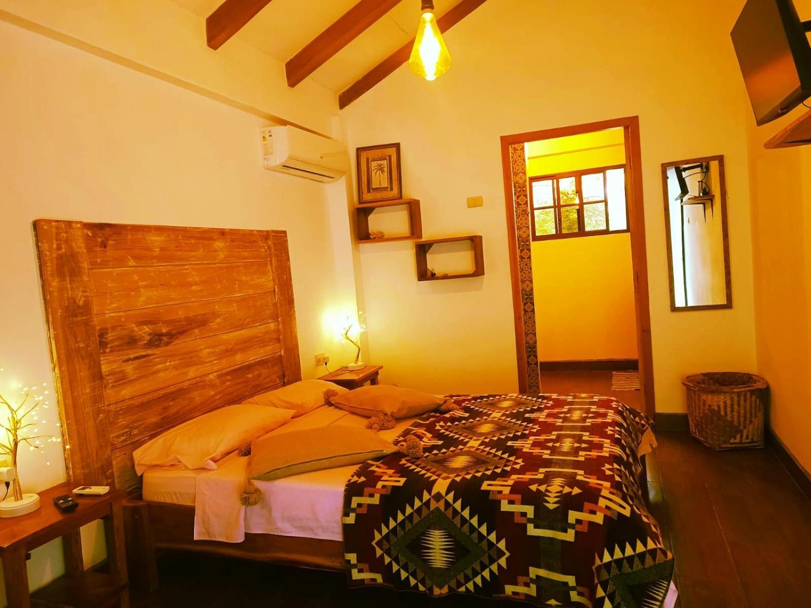 Cafe Madame Hotel Puerto Lopez Bagian luar foto